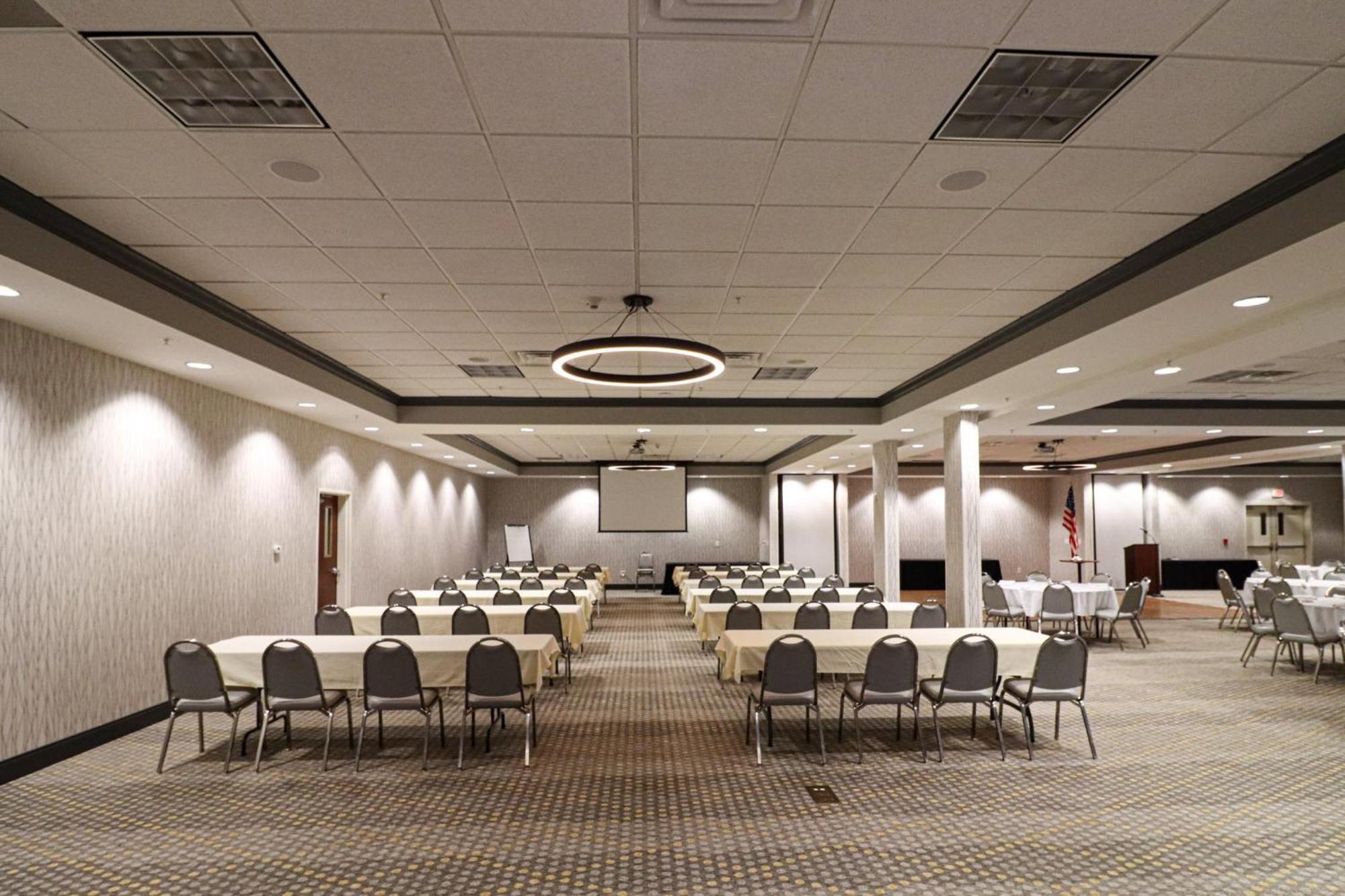 Holiday Inn Quincy By Ihg Buitenkant foto