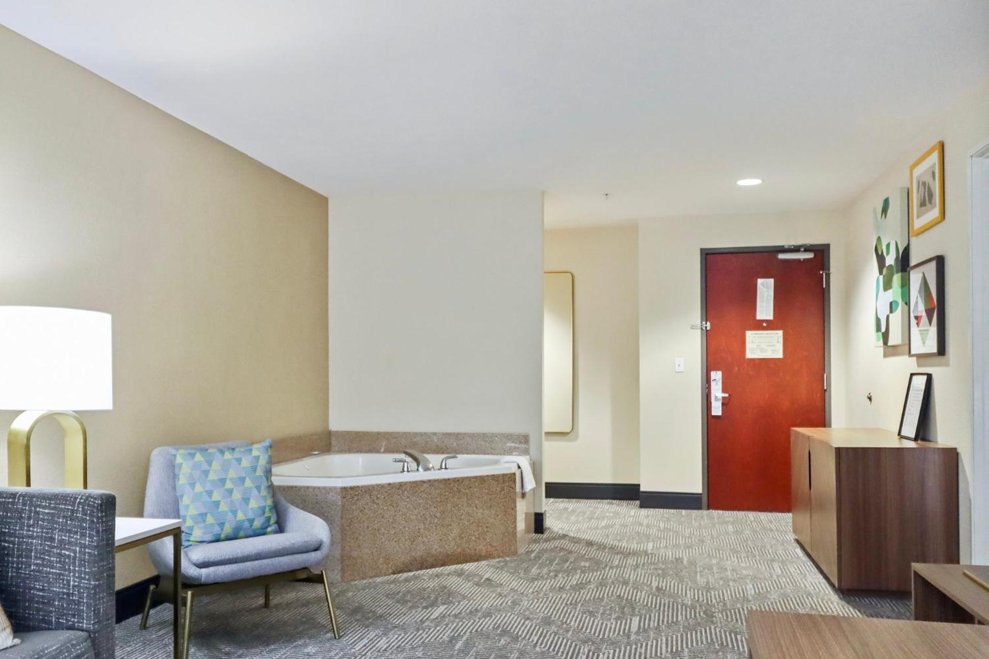 Holiday Inn Quincy By Ihg Buitenkant foto